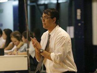 Miravet: �Jugar con dos extranjeros del mismo puesto no nos dio resultado en ofensiva�