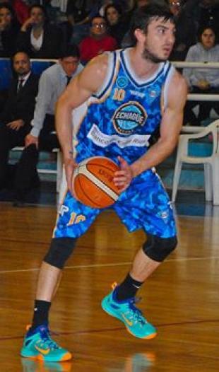 Santiago Gonz�lez a San Isidro y Ruiz Moreno a Echag�e