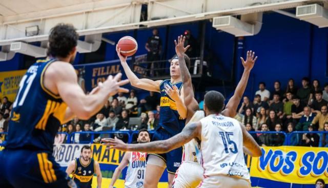 Boca dio el golpe para seguir vivo