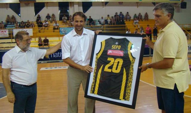 Reconocimiento a un campe�n en Sunchales