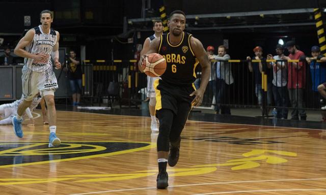 Alex Franklin no contin�a en Obras