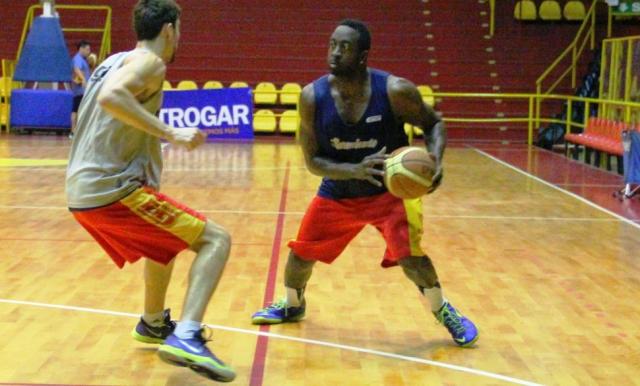 Sarmiento sum� a Wilkerson