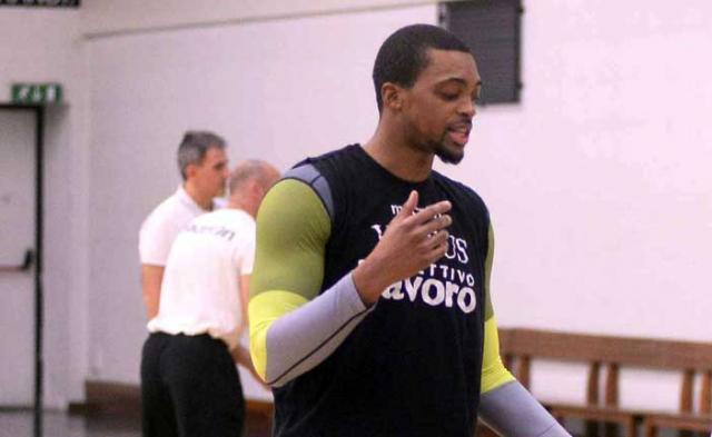 Boca fich� a Allan Ray