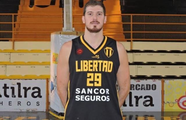 Alloatti: "Extra�� el b�squet durante 2 meses"