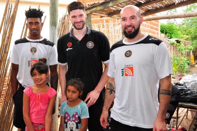 Ol�mpico contin�a con sus acciones solidarias