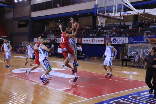 Uni�n y Atenas con holgura