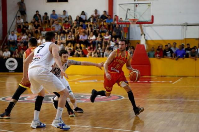 Valent�n Burgos renueva con Espa�ol Plottier