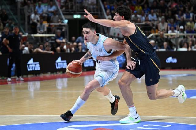 Peleado con el aro (y la defensa)