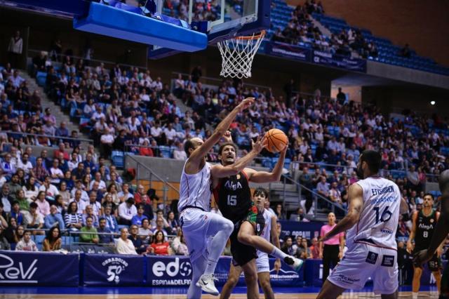 Primera FEB: Estudiantes manda, Cantabria con su primer �xito