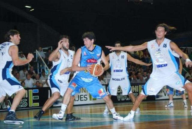 Gole� y sigue en carrera