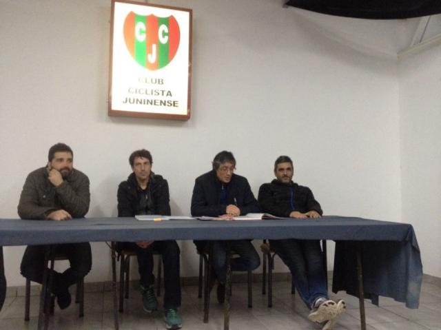 Gabriel Barrozo contin�a como presidente de Ciclista