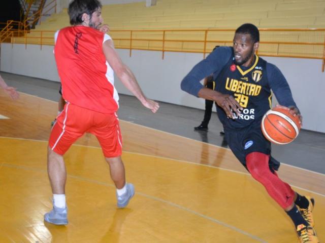 Libertad super� a San Isidro