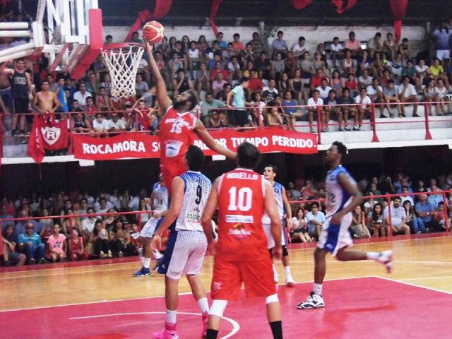 Platense le cort� la racha a Ciclista