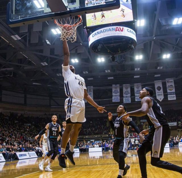 La Uni�n agrega potencia al cristal