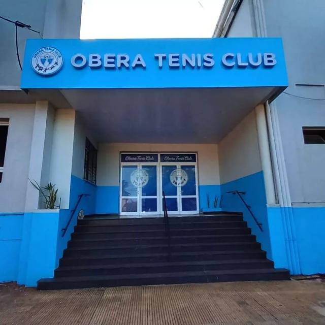 Ober� contin�a con su renovaci�n