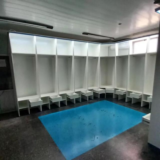 Ober� contin�a con su renovaci�n