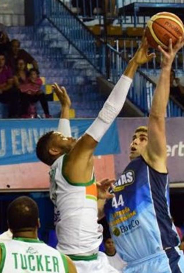 Alej� a los fantasmas